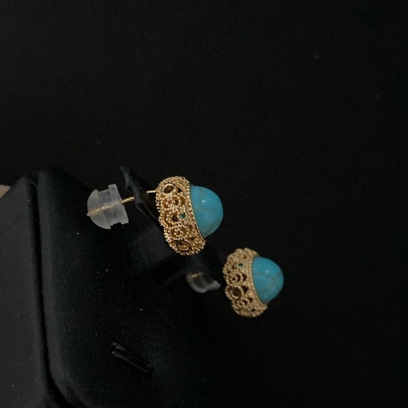 Vintage Gold and Turquoise Stud Earrings - Picture 3 of 6